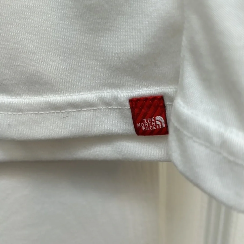 The North Face Women's White Short Sleeve Tee Shirt- Size M - Picture 5 of 6